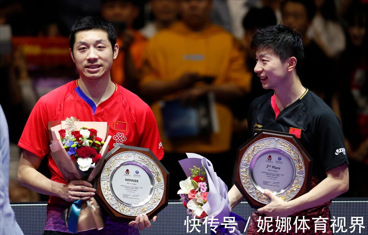 边路球员在 边路球员在