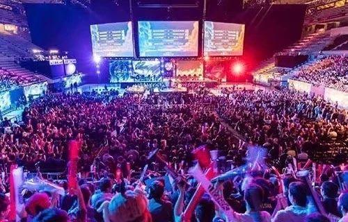 运动员在自 运动员在自